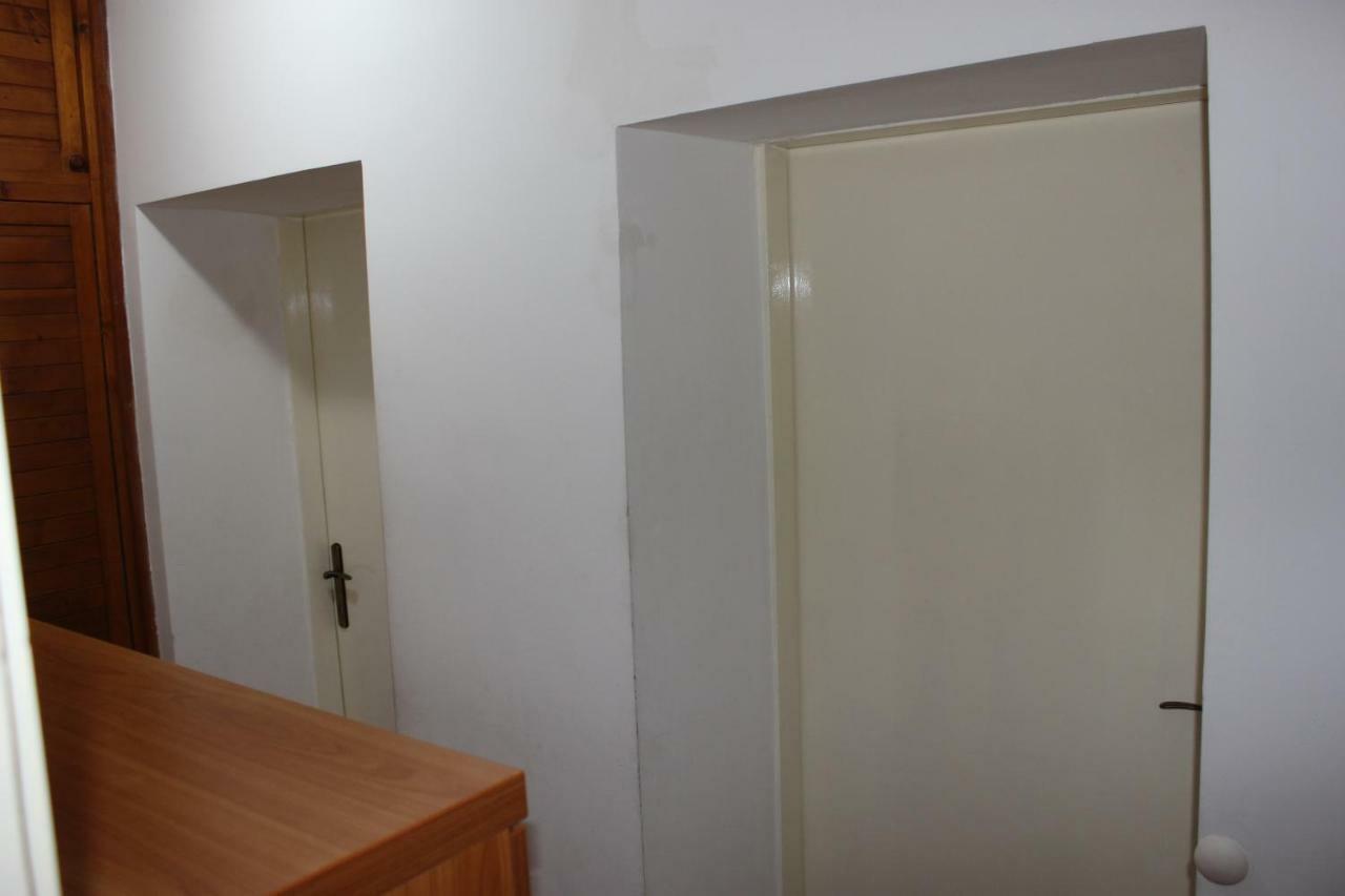 Apartman Tafra โอมิช ภายนอก รูปภาพ