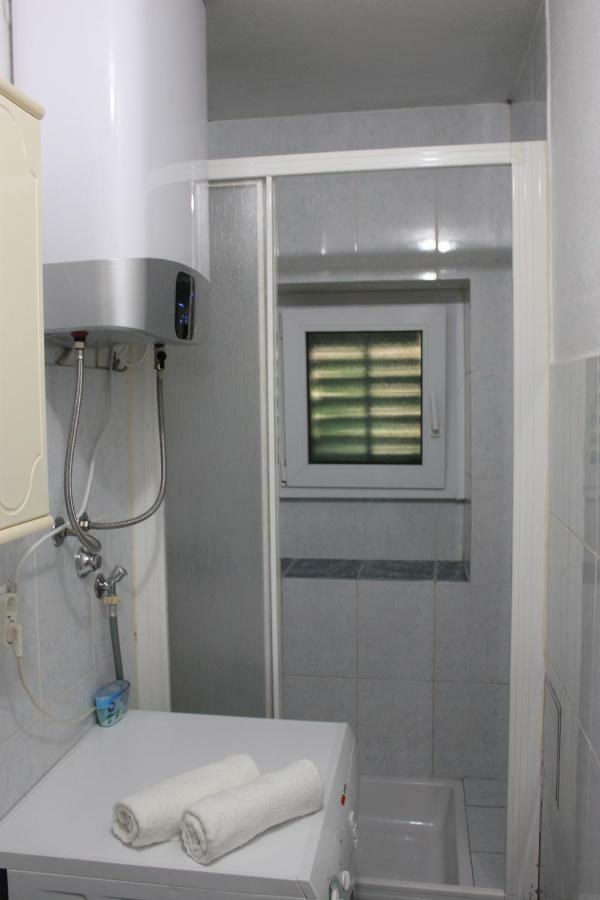 Apartman Tafra โอมิช ภายนอก รูปภาพ