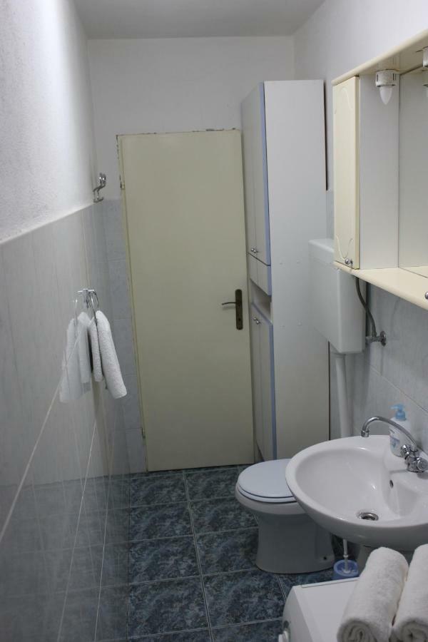 Apartman Tafra โอมิช ภายนอก รูปภาพ