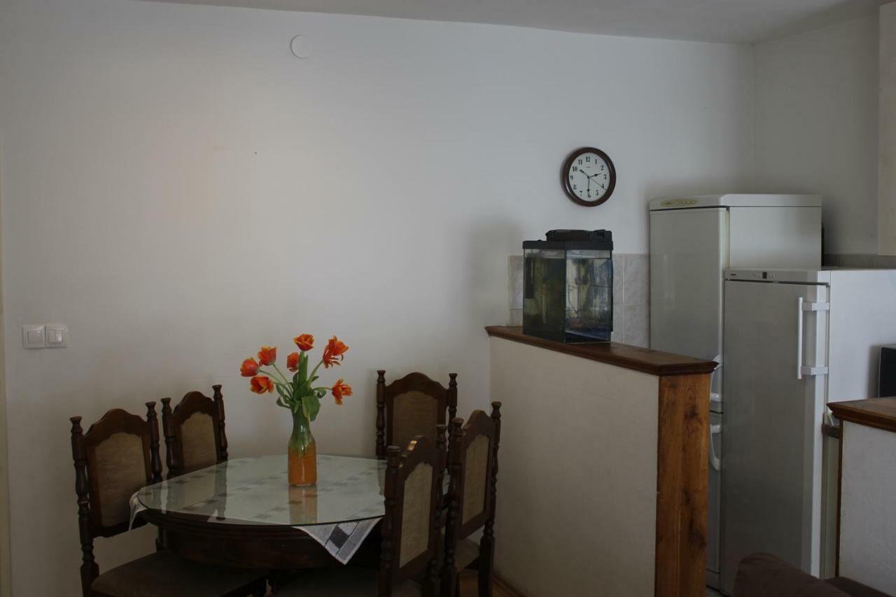 Apartman Tafra โอมิช ภายนอก รูปภาพ