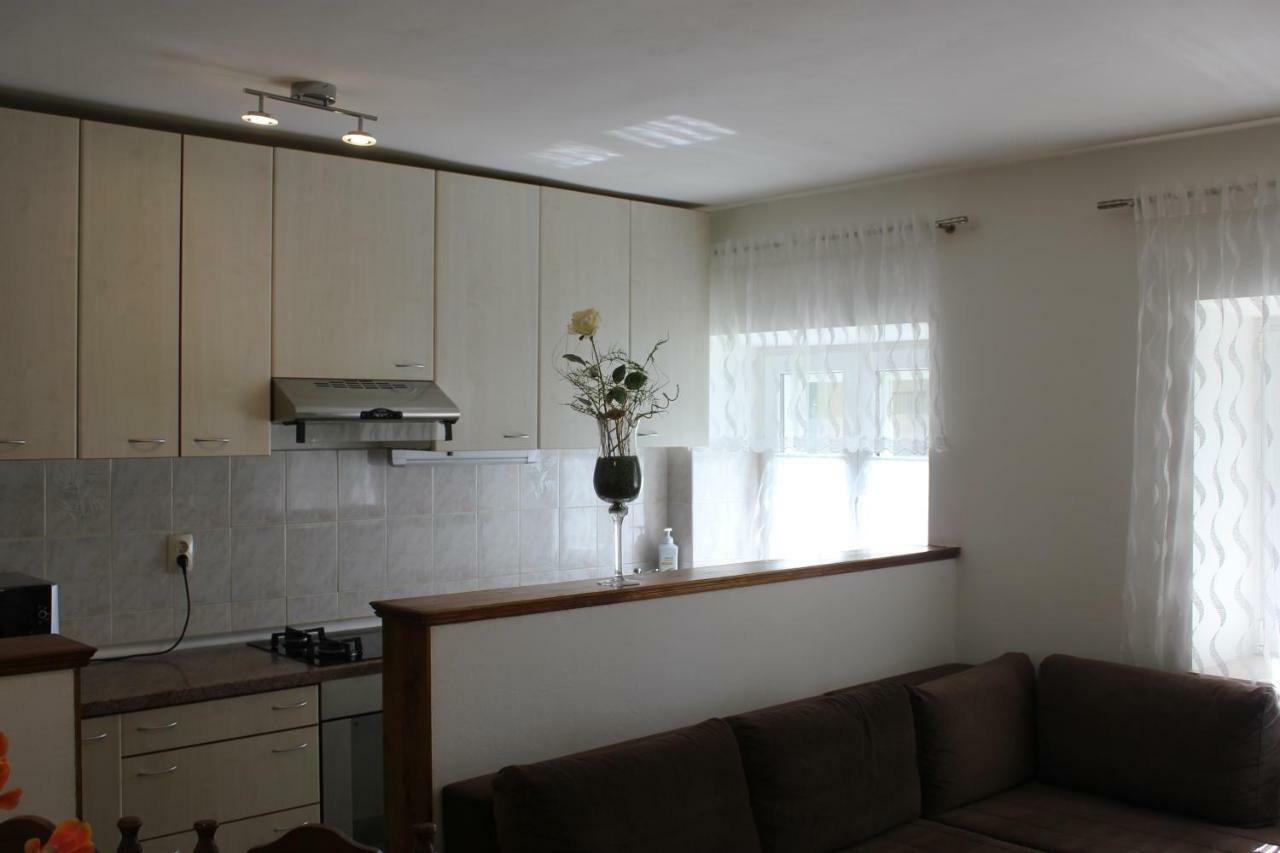 Apartman Tafra โอมิช ภายนอก รูปภาพ