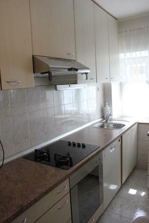 Apartman Tafra โอมิช ภายนอก รูปภาพ