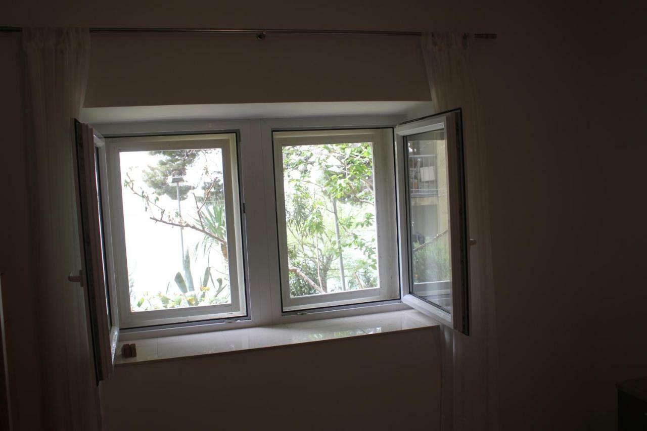 Apartman Tafra โอมิช ภายนอก รูปภาพ