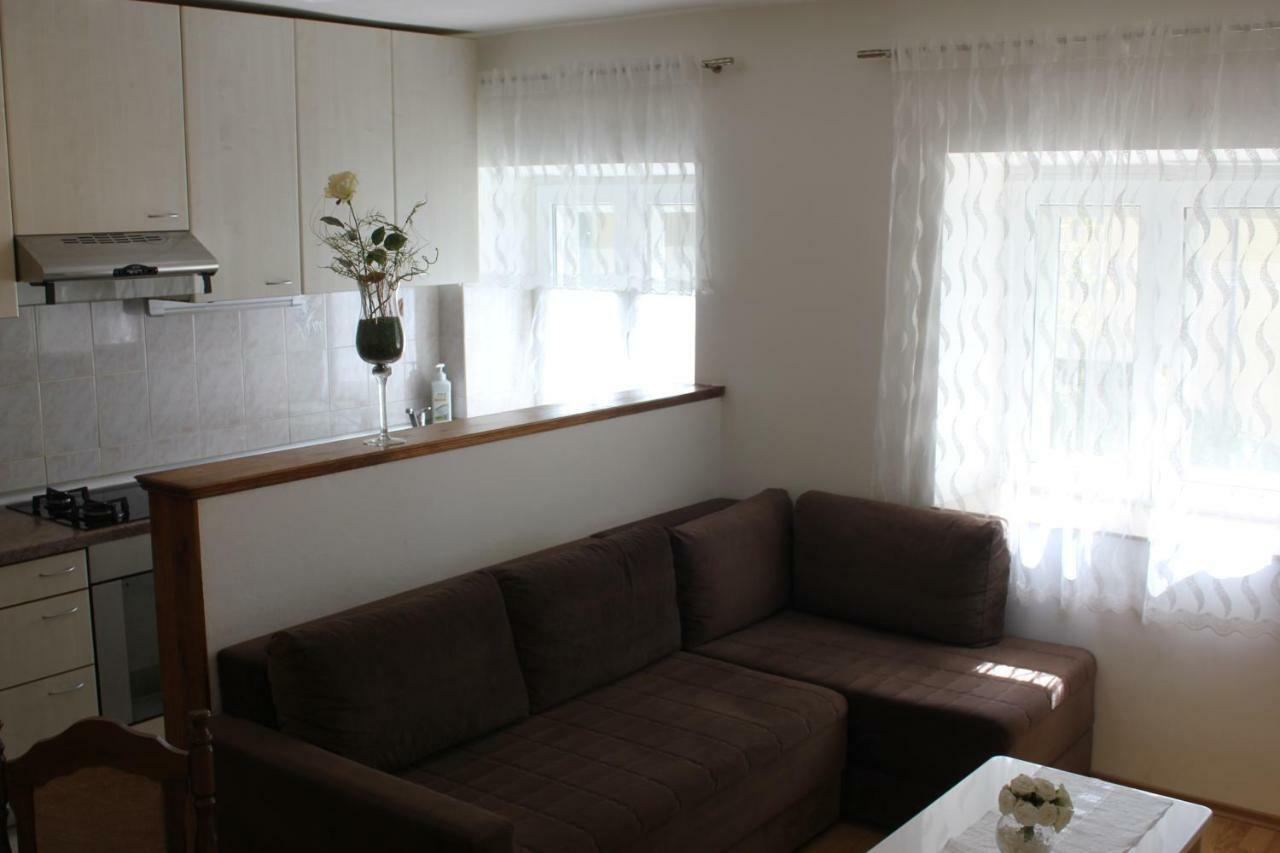 Apartman Tafra โอมิช ภายนอก รูปภาพ