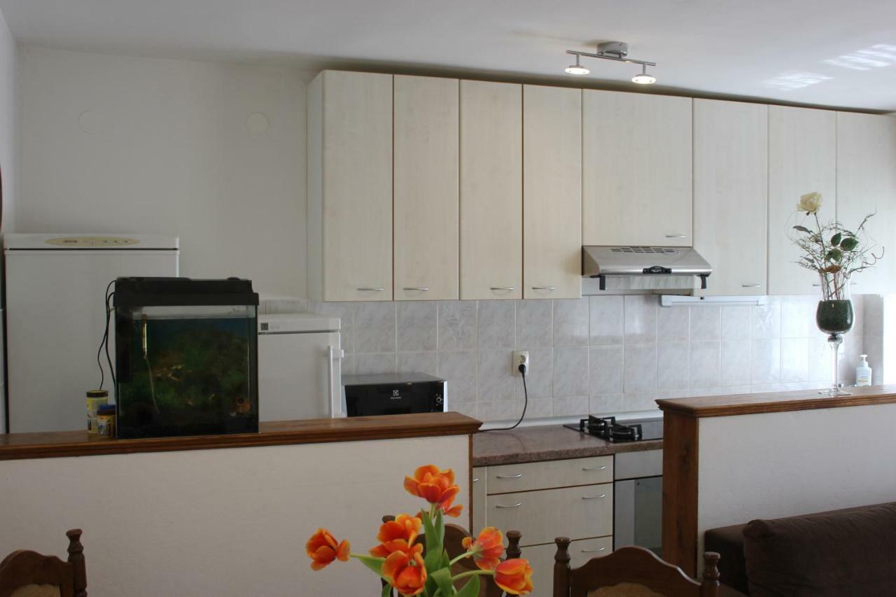 Apartman Tafra โอมิช ภายนอก รูปภาพ